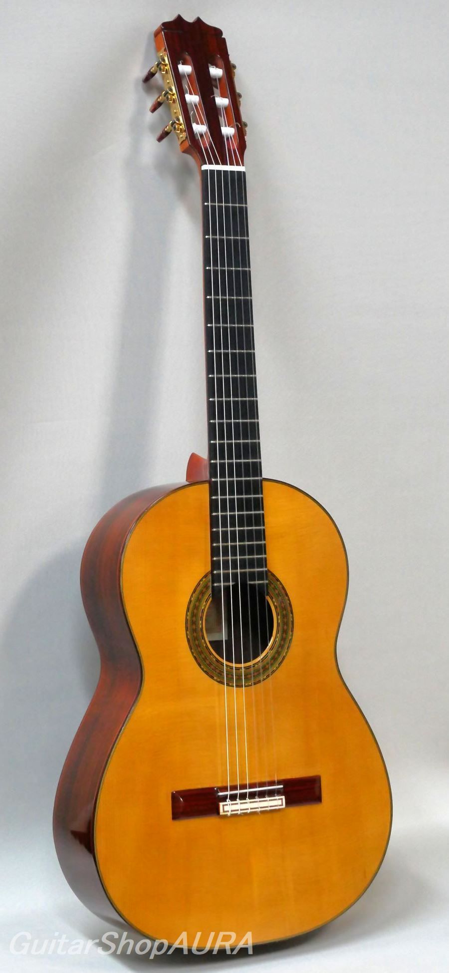 コンデエルマノス黒フラメンコギター、パコモデル、アトーチャ製